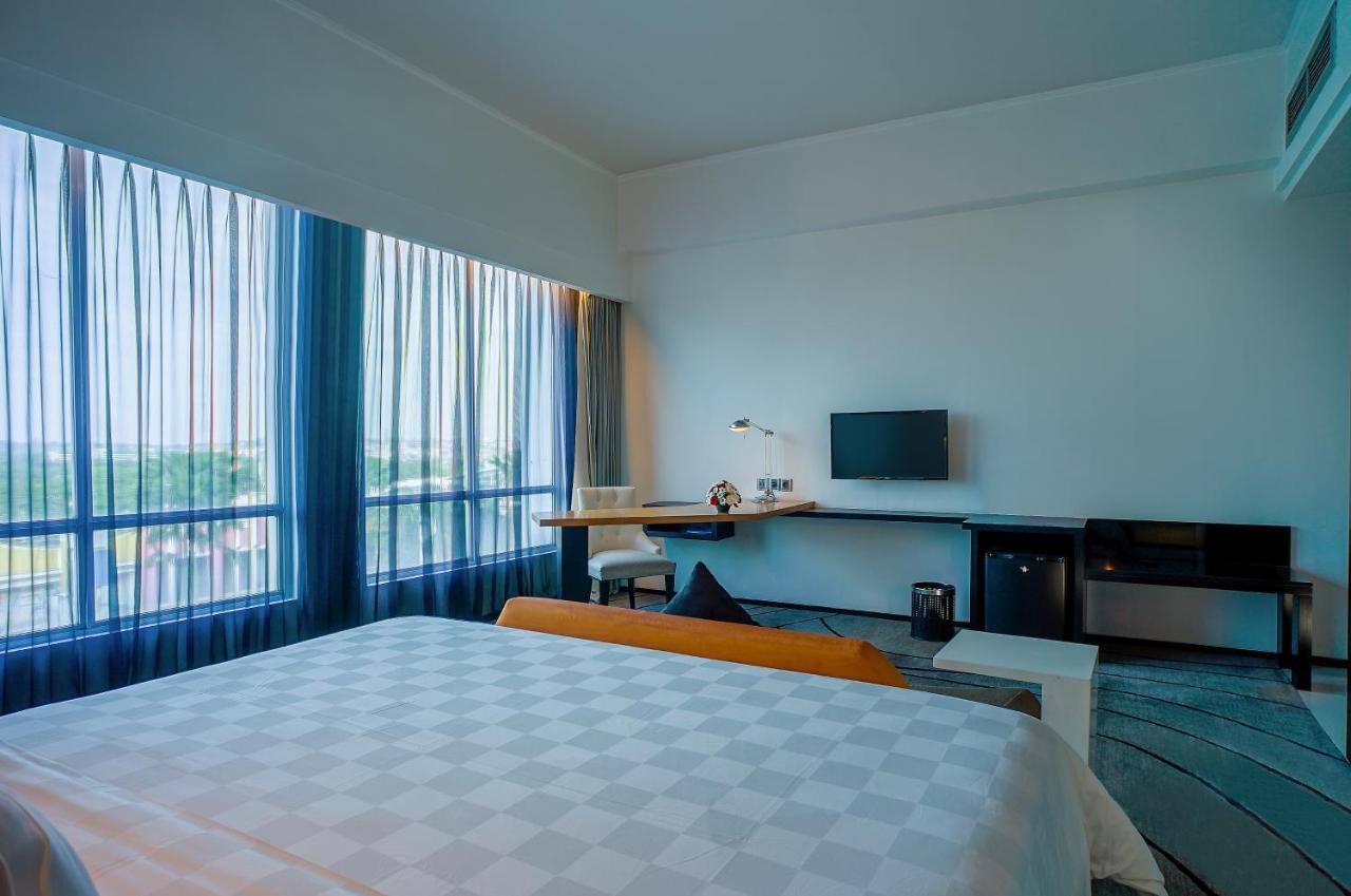 Artotel Ts Suites Surabaya Eksteriør billede