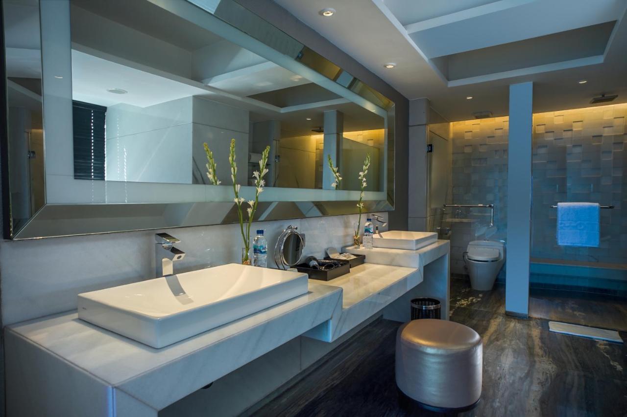 Artotel Ts Suites Surabaya Eksteriør billede