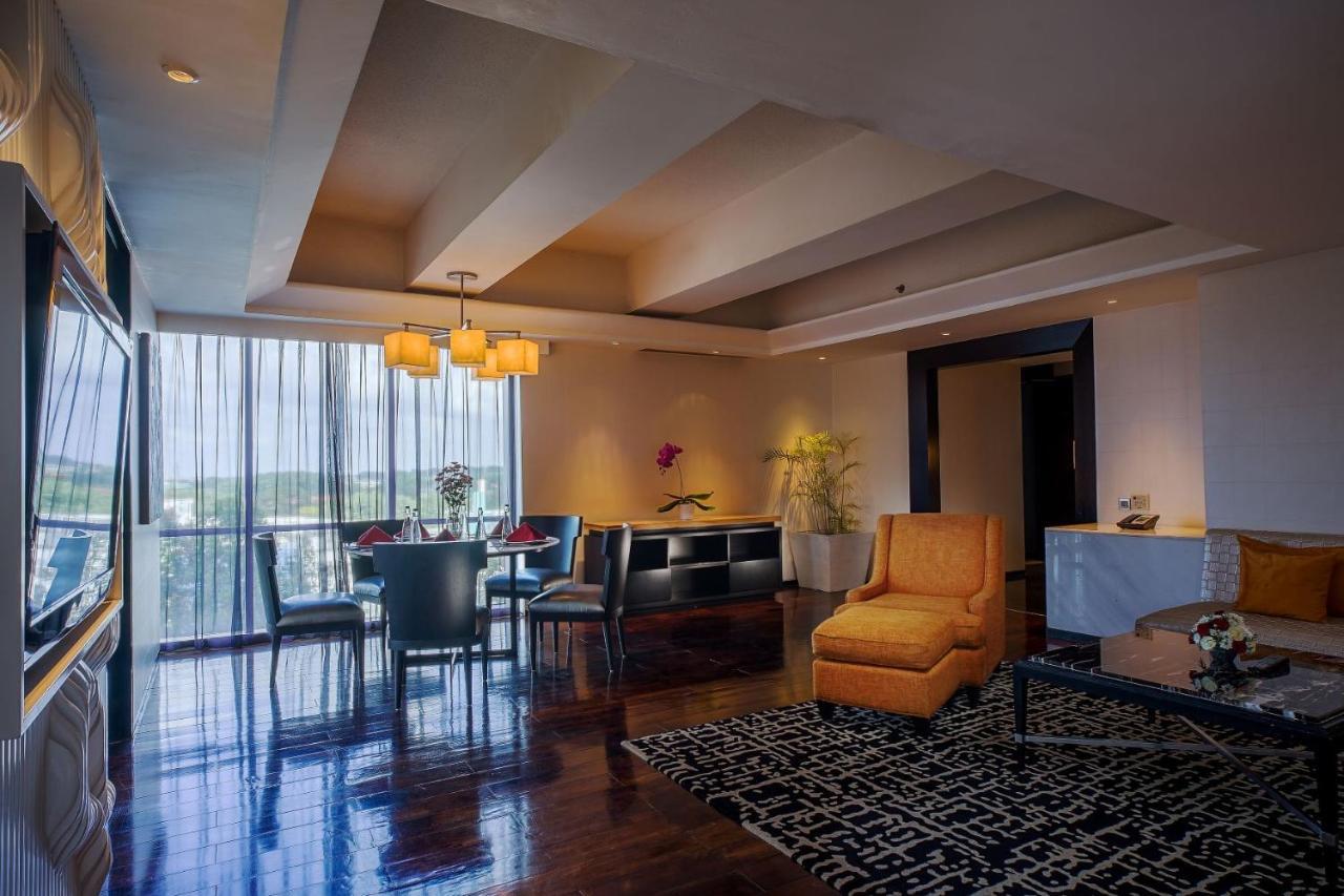 Artotel Ts Suites Surabaya Eksteriør billede