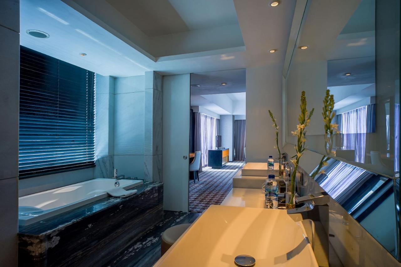 Artotel Ts Suites Surabaya Eksteriør billede