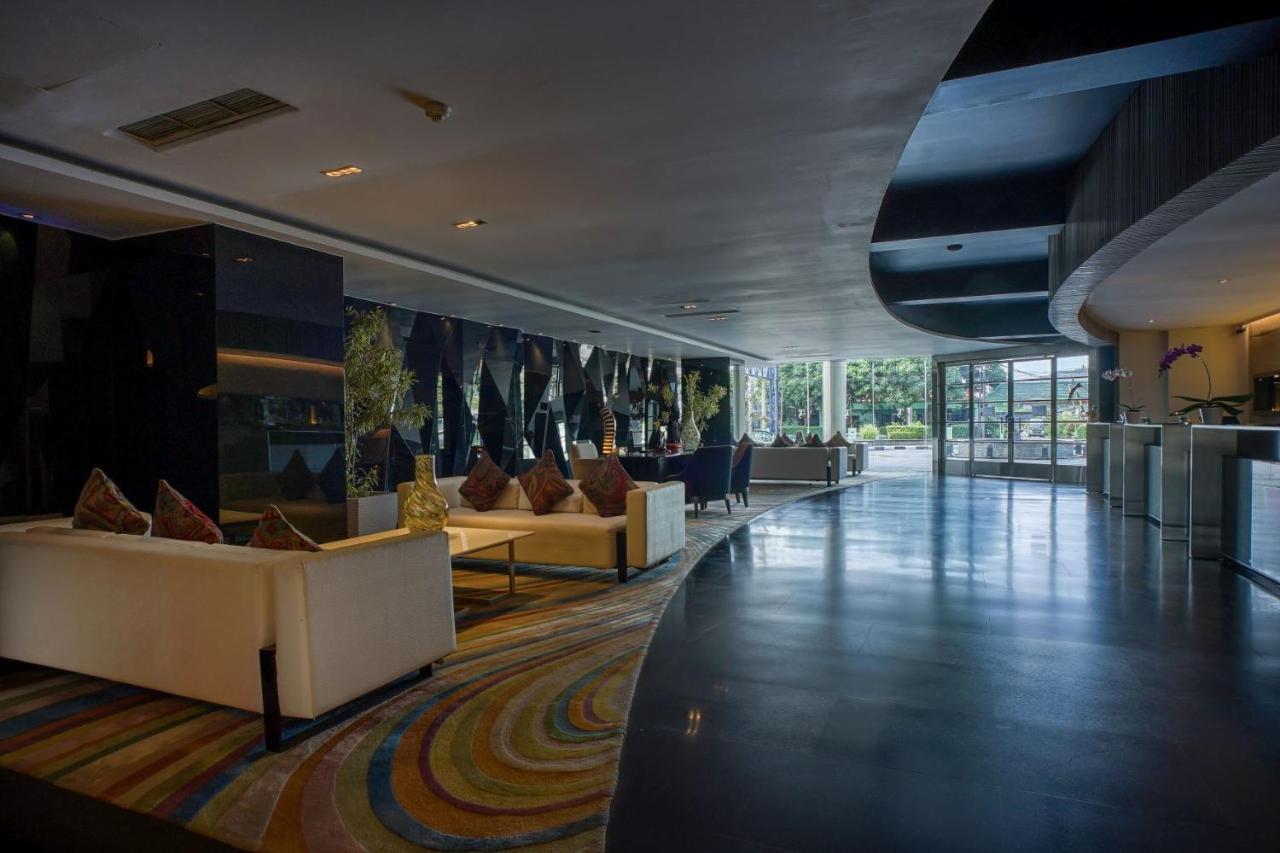 Artotel Ts Suites Surabaya Eksteriør billede