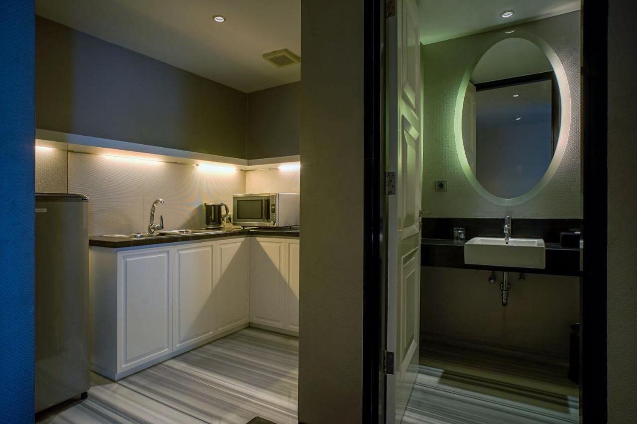 Artotel Ts Suites Surabaya Eksteriør billede